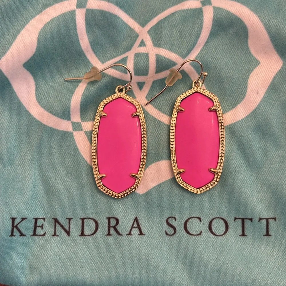 Kendra Scott Elle Pink Magenta Magnesite Dangle Earrings (Gold) - Picture 2 of 2